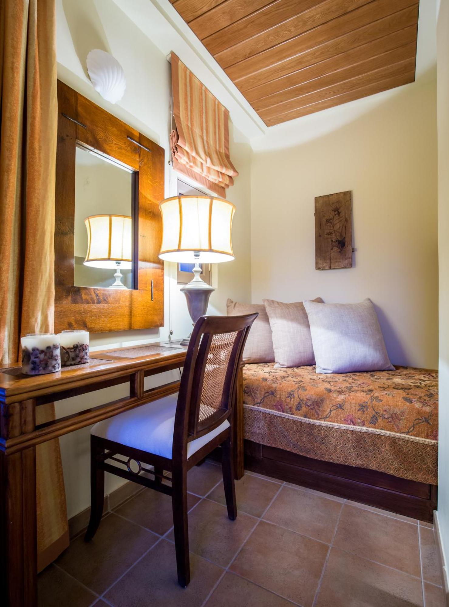 Elia Junior Suite In Epidavros With Shared Pool Nea Epidhavros Bagian luar foto