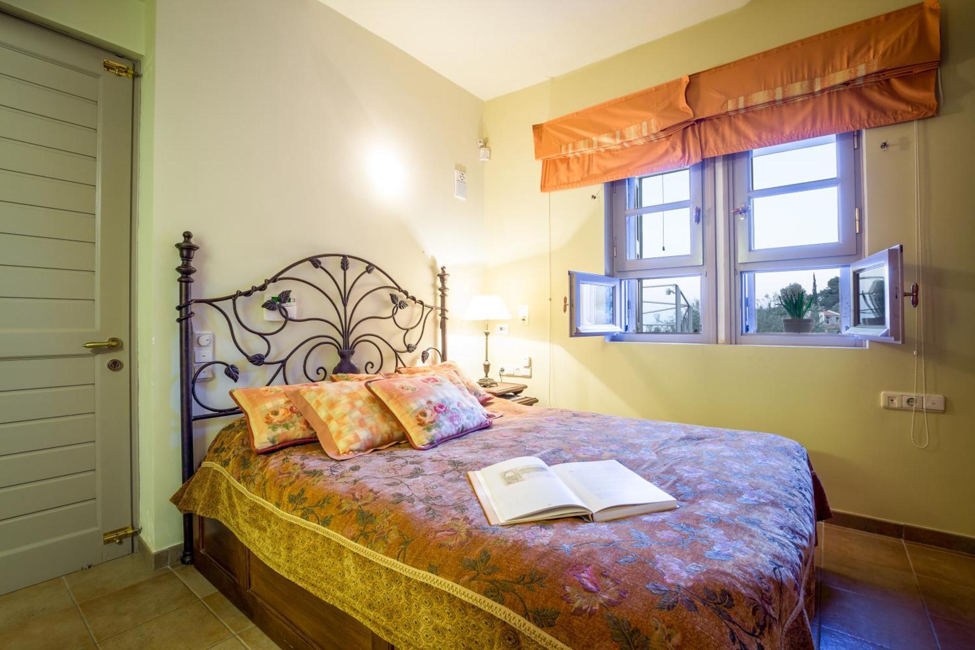 Elia Junior Suite In Epidavros With Shared Pool Nea Epidhavros Bagian luar foto